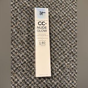 IT Cosmetics Nude Glow Light